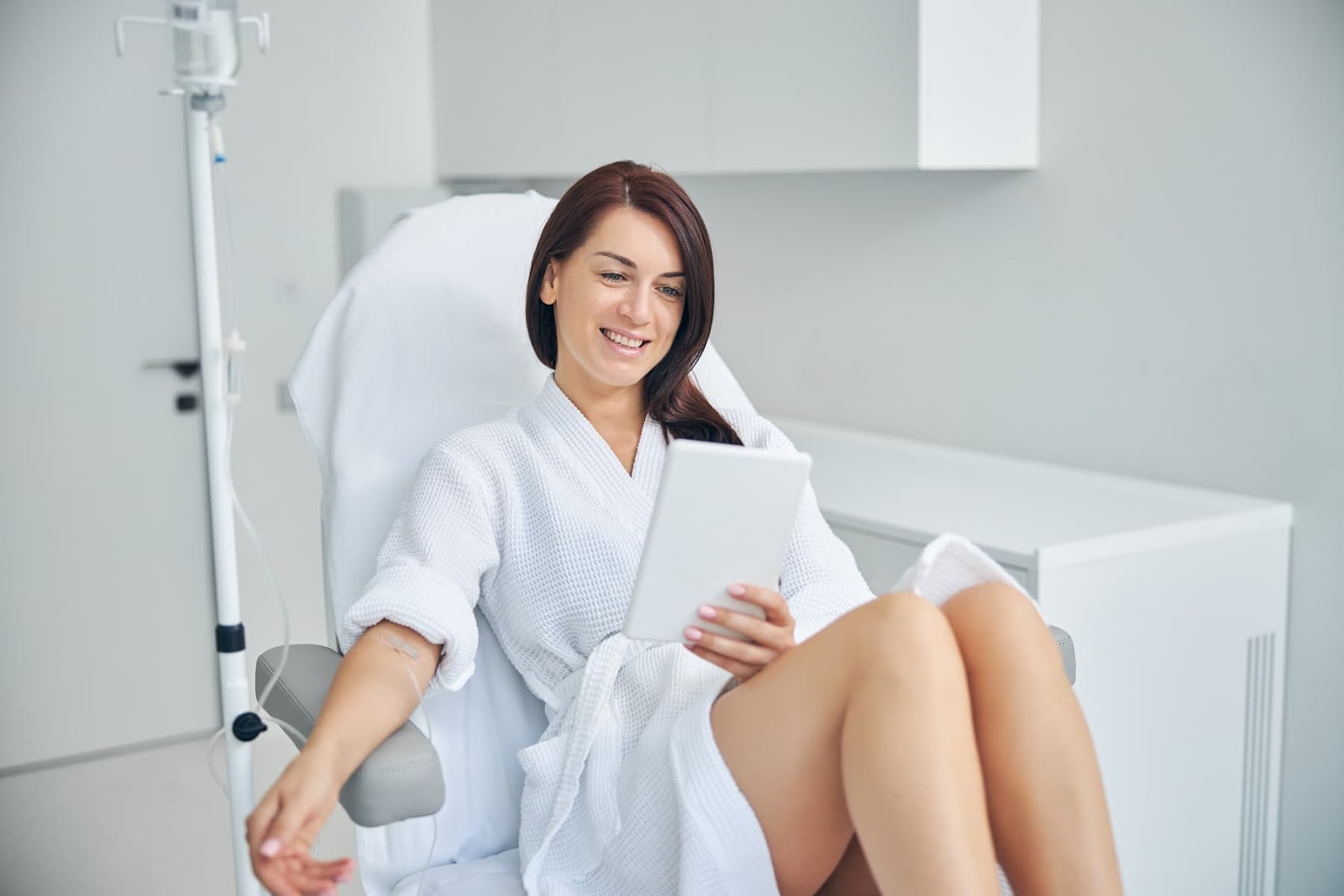 IV Therapy Vitamin Drips The Science Behind Their Glow Colair Beauty Lounge (3) (1)
